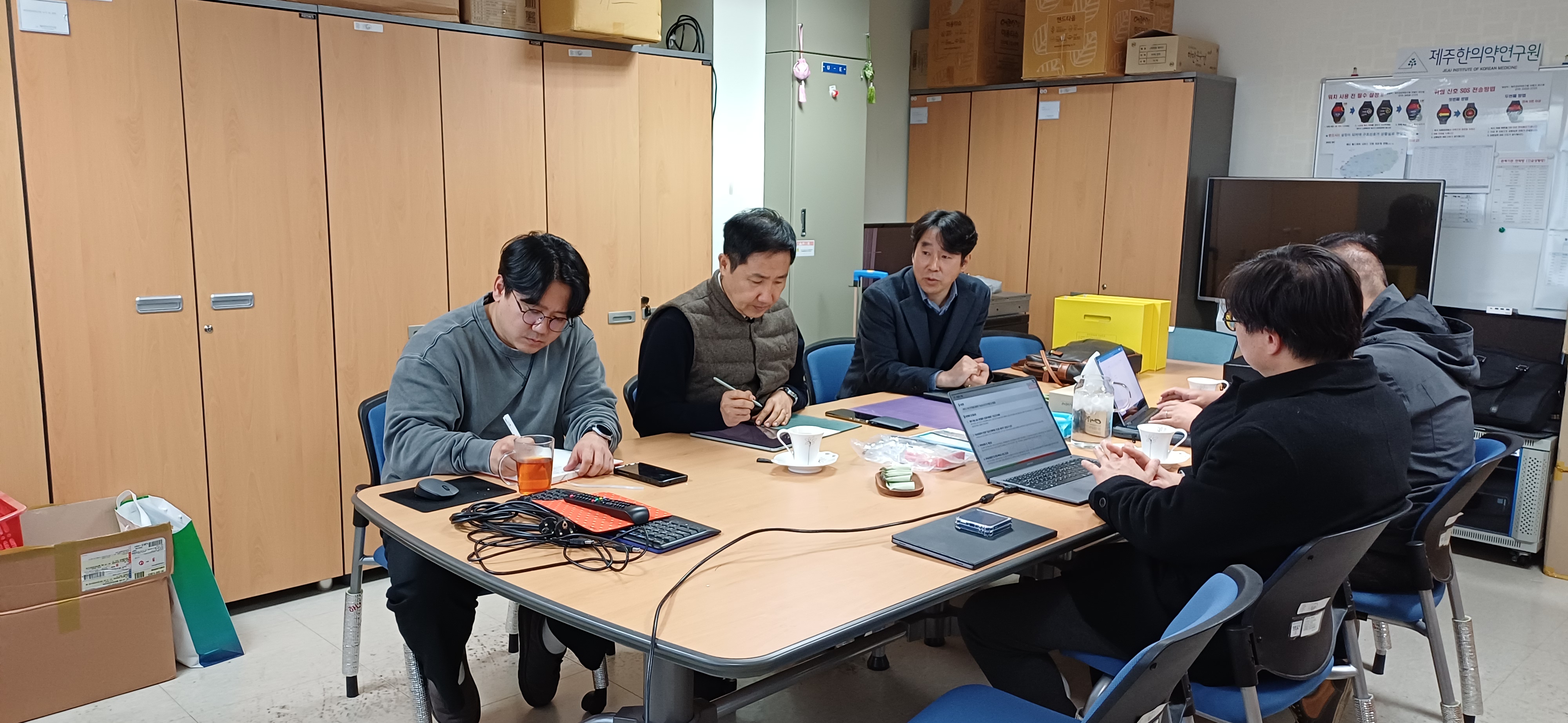 1.260309_서린생명과학연구소 및 제이앤제이 공동연구 추진협의.jpg