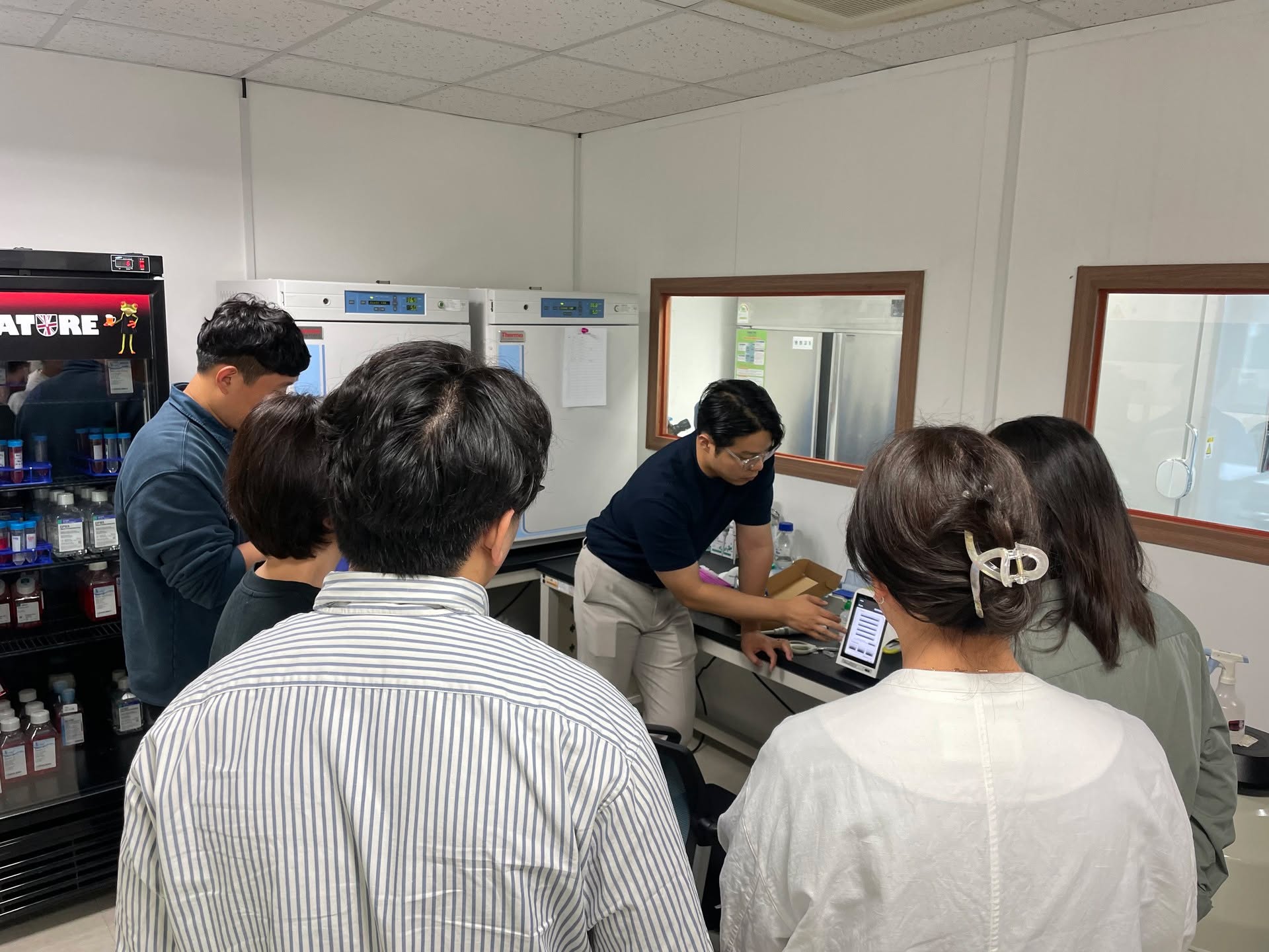 연구역량 강화를 위한 자동세포분석기 활용 세포기반 효능평가 실습 교육(2024. 5. 8.)

#제주한의약연구원 #연구역량강화 #자동세포분석기 #세포기반효능평가 #실습교육